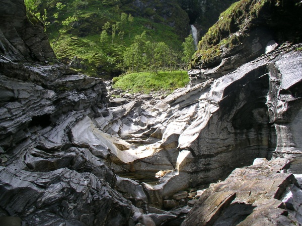 Nedanfr Sprutforsen